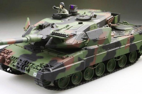 Танк VSTANK PRO German Leopard 2 A5 NATO 1:24 IR (RTR Version) A02103828 камуфляж
